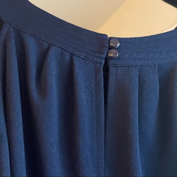 2 for $30 ESSENTIALS BY MILANO Cutout Sleeveless Blouse - Picture 5 of 10